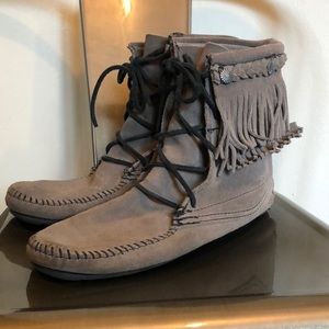 Minnetonka trapper boots